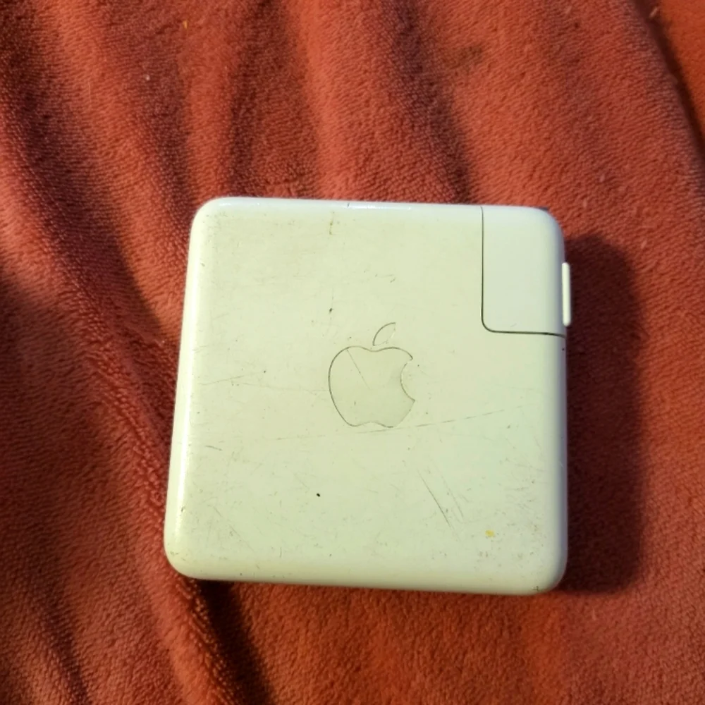 MacBook Pro Power adapter